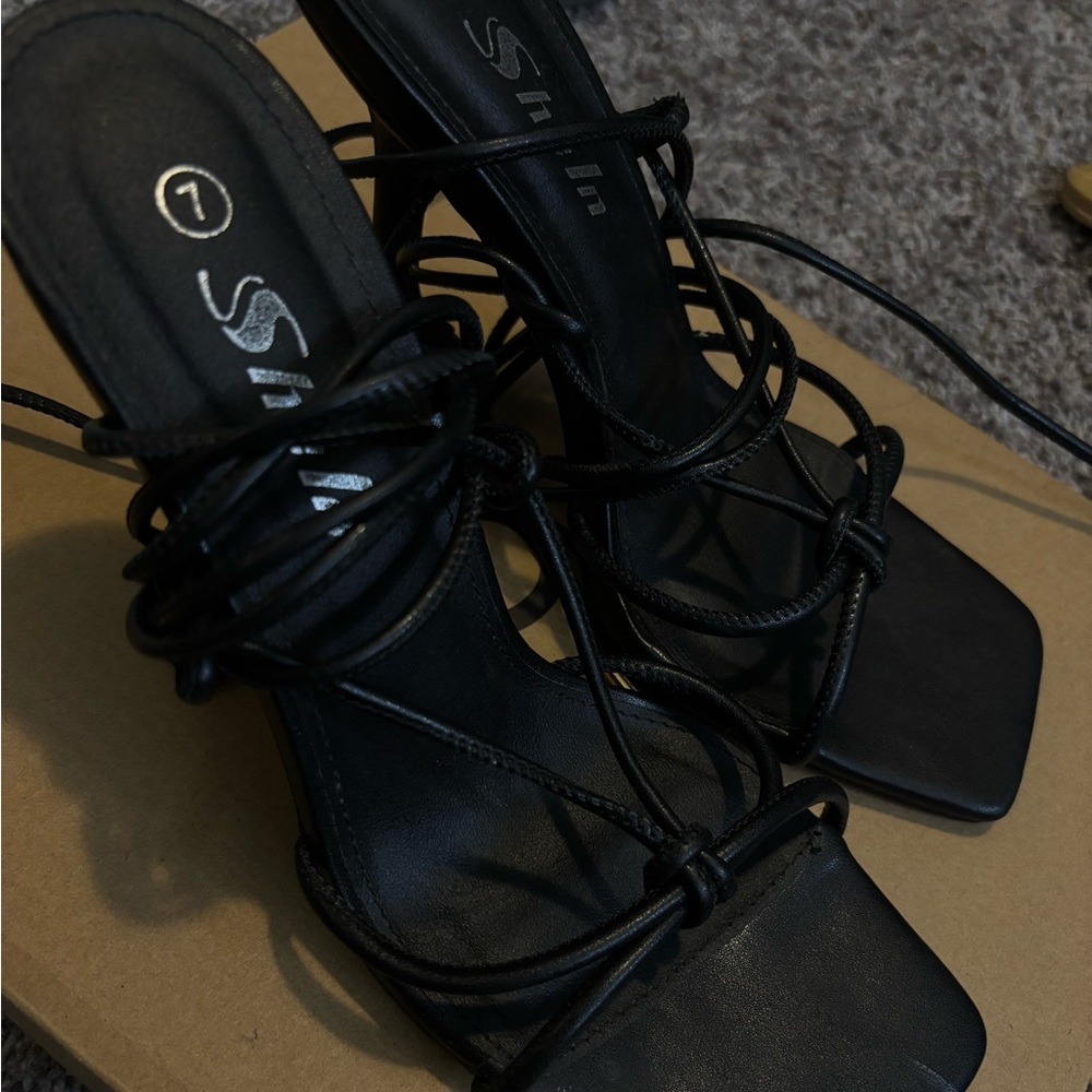 Heels! - Picture 3 of 3